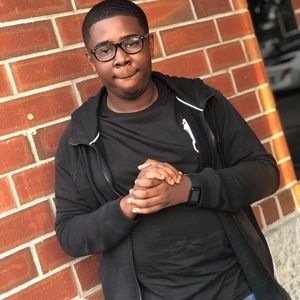 Meet your Posher, Lorenzo